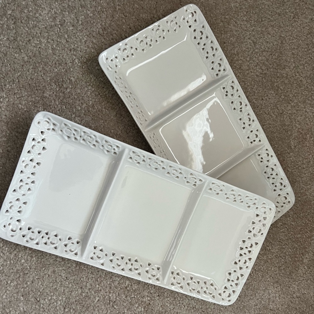 Set of 2 trays